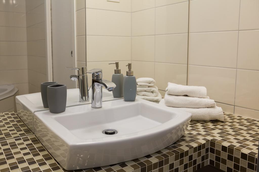 Laura Lux Suites สปลิท ภายนอก รูปภาพ