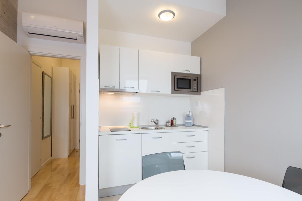 Laura Lux Suites สปลิท ภายนอก รูปภาพ