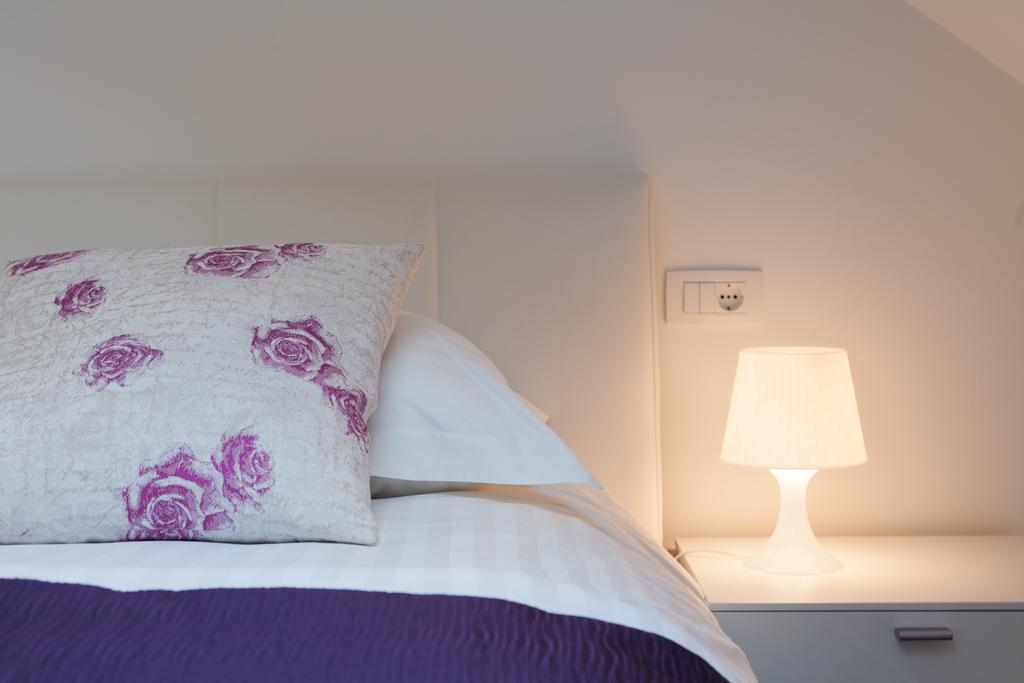 Laura Lux Suites สปลิท ภายนอก รูปภาพ