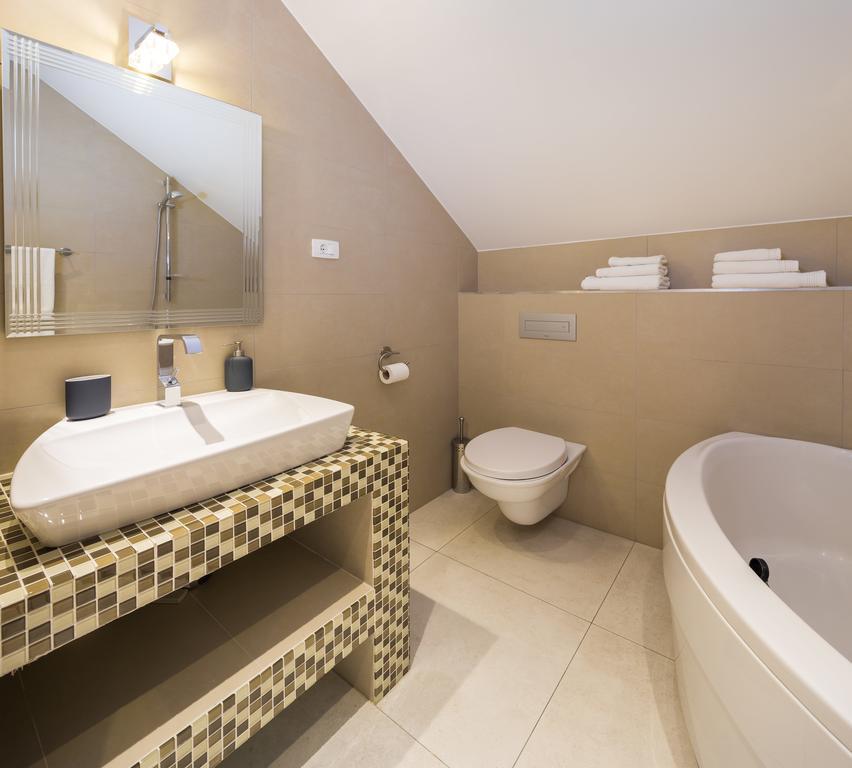 Laura Lux Suites สปลิท ภายนอก รูปภาพ
